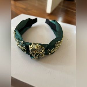 ✨green and gold headband✨